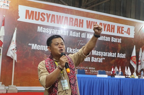 Ketua AMAN Kalbar, Tono.