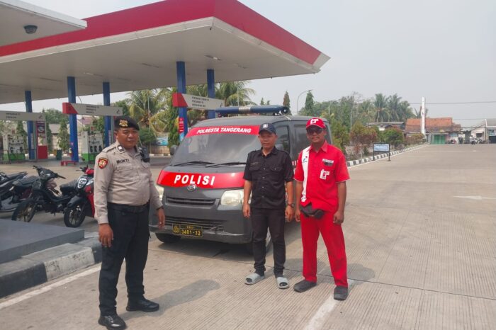 Polsek Mauk Cek Stok BBM, Antrean SPBU Masih Normal